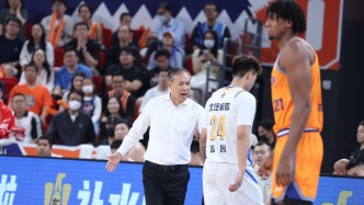 終結(jié)上海連勝紀(jì)錄，許利民反夸上海男籃為哪般？