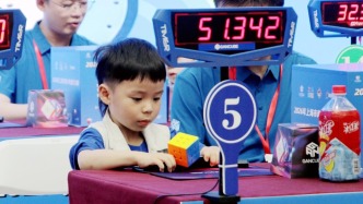 当魔都遇上魔方，这项智力运动在孩子们指尖玩出魔力