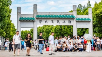 马上评｜不妨多给大学开放一些适应时间