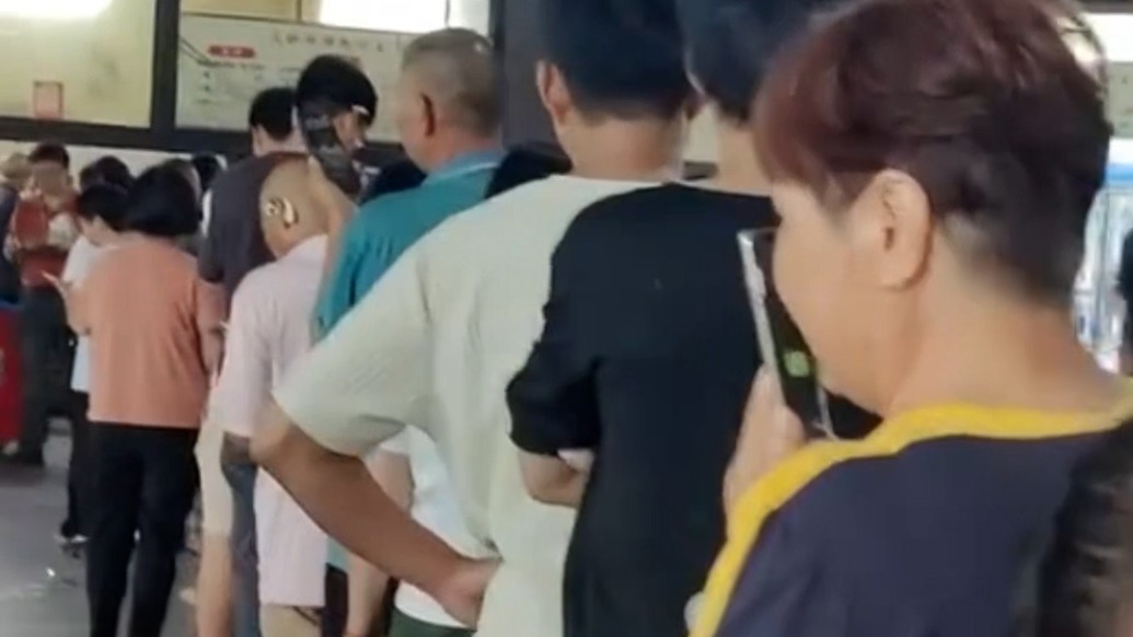 柳州一螺蛳粉店免费为震区群众做螺蛳粉:已送出两千份,计划送三天