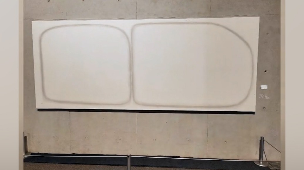 网友称画展多幅石头画“看得自己怀疑智商”,武汉美术馆回应确系展出作品