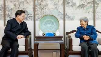 甘肃省委书记胡昌升看望慰问敦煌研究院名誉院长樊锦诗