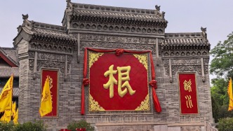 马上看丨山西洪洞大槐树：景区多个出口关闭，游客只能走回头路