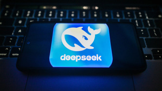 DeepSeek回应用户“对话泄露”疑虑：特殊字符引发模型幻觉