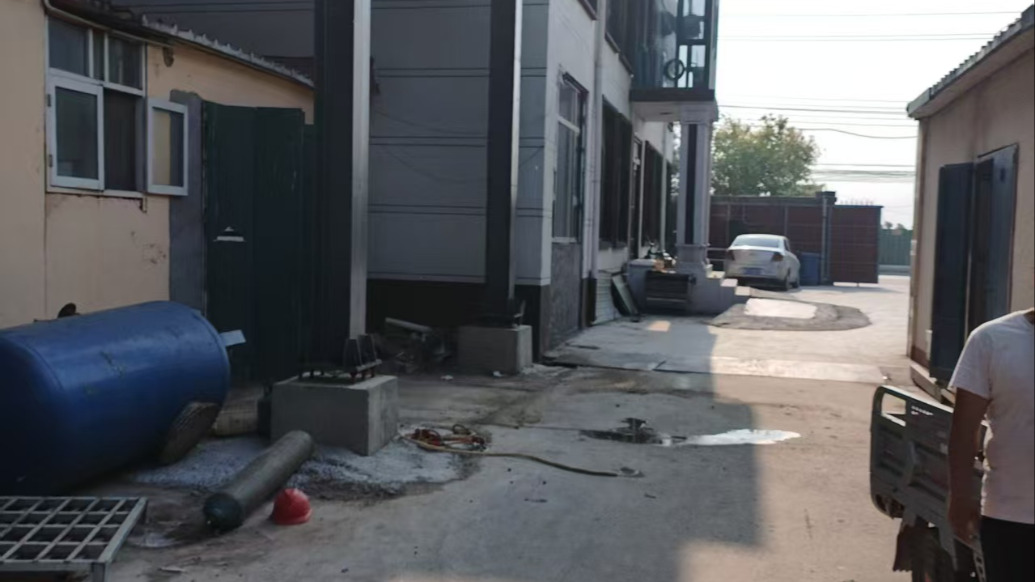 邢台一建筑工人坠亡,因承包、雇佣定性问题引发赔偿分歧