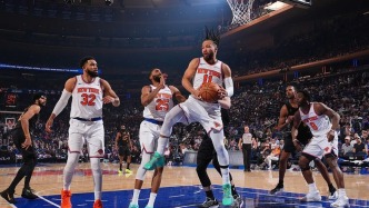 NBA｜尼克斯逆轉(zhuǎn)騎士，布朗：我向隊(duì)員們脫帽致敬