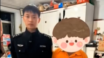 發(fā)現(xiàn)當(dāng)事人正與詐騙分子通話，民警果斷拔卡斷網(wǎng)保住2萬余元