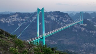 小城大事｜“世界第一高桥”带来的泼天流量，两座小城如何留住用好？