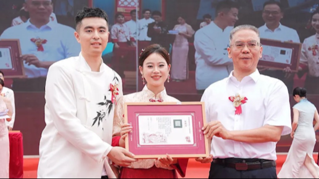 湖南株洲市委書記再為新人證婚