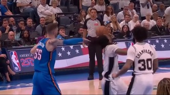 NBA | 哈騰夾臂扯發(fā)引爭議，亞歷山大：他是我們的脊梁
