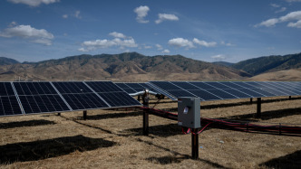 白天太陽能、晚間用電池：加州電網(wǎng)重塑意味著什么？