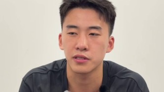 现身耐高总决赛，王俊杰谈转校：想在美国大学承担更重要角色