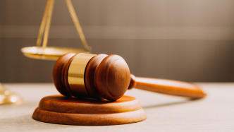 山东一汽车融资租赁企业拖车案第三次开庭：辩方认为属民事纠纷，作无罪辩护