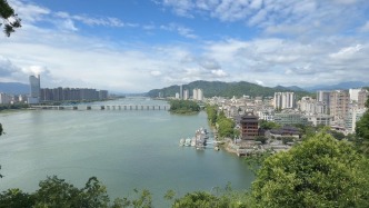 小滿寫生，畫師們的富春山居