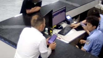 9.9元车费误付成19万，出租车司机报警寻人全额退还