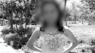  “家暴推妻下崖致死案”一审开庭，受害人姐姐发声