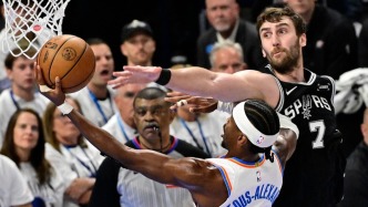 NBA｜裁判又搶戲？馬刺主帥回應：裁判說沒看到我要挑戰(zhàn)
