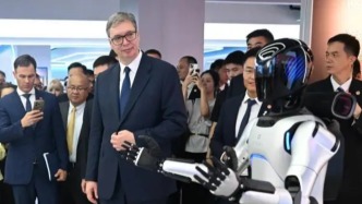 武契奇點贊中國機器人：這感覺像在22世紀