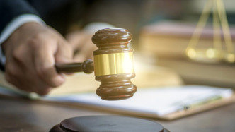 13岁女孩被造黄谣，平台未及时处理被判连带赔偿