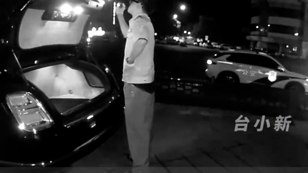 賓利內(nèi)價(jià)值三十萬(wàn)元的金條、名表被盜，失主：車內(nèi)財(cái)物總價(jià)值約三千萬(wàn)元，金條最不值錢(qián)