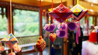 都匀苗族服饰：一针一线，把走过的山水穿身上