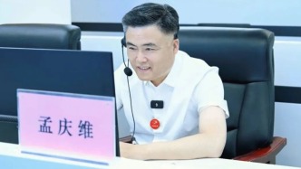 “我肯定给你管到底！”包头市长带队接听12345热线