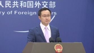 中方驱逐《纽约时报》一记者出境，外交部回应