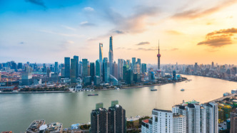 加快推进新型工业化，推进长三角内河航运高质量发展先行区建设……上海市政府常务会议研究了这些重要事项
