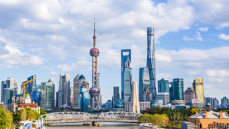 更好与上海现代化建设和高质量发展同频共振！陈吉宁走访重点企业开展现场办公