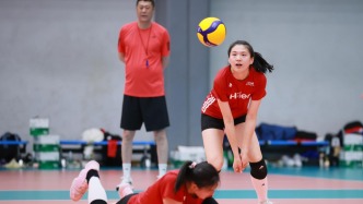 体坛联播｜中国女排、中国女足今日出战，U19男足遭遇失利