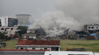 直播丨蘇州甪直一倉庫發(fā)生火災(zāi)并爆燃，救援正在進(jìn)行