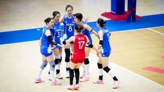 新赛季国际赛场首秀，中国女排0比3不敌捷克女排