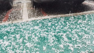 北京通州遭遇短时冰雹天气，十余分钟后转晴