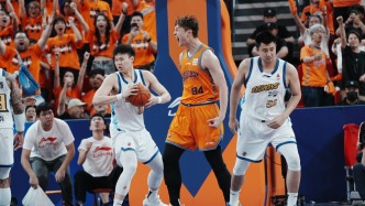 CBA總冠軍！上海男籃時(shí)隔24年再次登頂