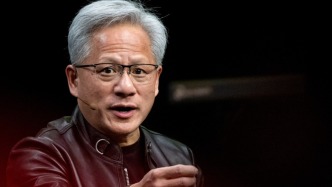黃仁勛笑稱：63歲了還要和父親“開會(huì)”，亞洲父母表達(dá)愛的方式就是批評你