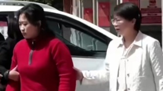 因救人惨遭车祸失去左腿的“见义勇为勇士”秦小佩，重返校园两个月后迎来高考