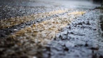 受暴雨影響，重慶火車站明日部分列車停運
