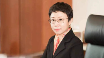 中基協(xié)換屆：易方達(dá)基金劉曉艷當(dāng)選兼職會(huì)長(zhǎng)，施真強(qiáng)出任執(zhí)行副會(huì)長(zhǎng)