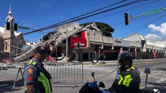 第1現(xiàn)場｜菲律賓強震已致15人死亡，一家三層快餐店瞬間坍塌