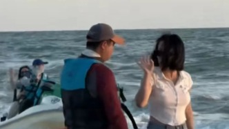 女游客称拒绝快艇推销遭两男子围堵滋扰，北海银滩景区：正处理