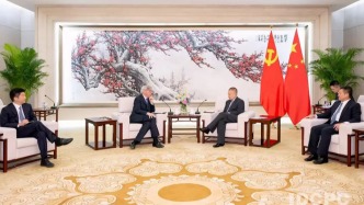 刘海星会见美国亚洲协会董事会共同主席桑顿