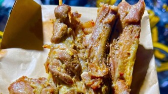 开麦丨“鹅腿阿姨”的鸭腿疑云，给谁上了一课？