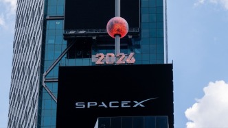 马斯克成史上首位万亿美元富豪！SpaceX上市首日涨19%，市值2.1万亿美元