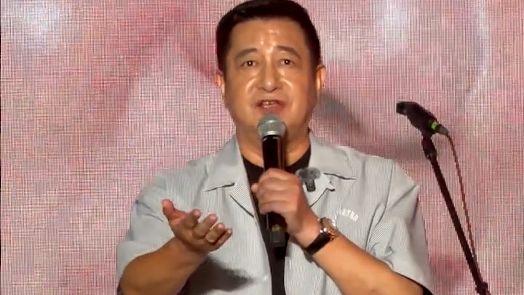 “你开心我关心……”深圳大学副校长在毕业歌会上唱响“全新”版本《心愿便利贴》