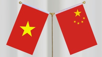李强同越南总理黎明兴通电话
