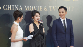 闫妮：做演员最主要是要热爱这份职业