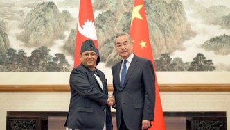 王毅同尼泊尔外长希西尔会谈