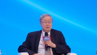 周小川：电信诈骗甚至连AI都用上了，这也是国际经济金融治理所要提出的题目