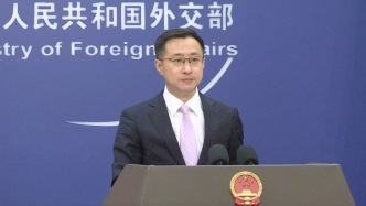 中方在美菲压力下撤出在黄岩岛的设施？外交部回应