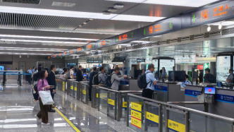 端午假期上海虹桥机场口岸迎客流高峰，入境探亲、出境出游双向走高